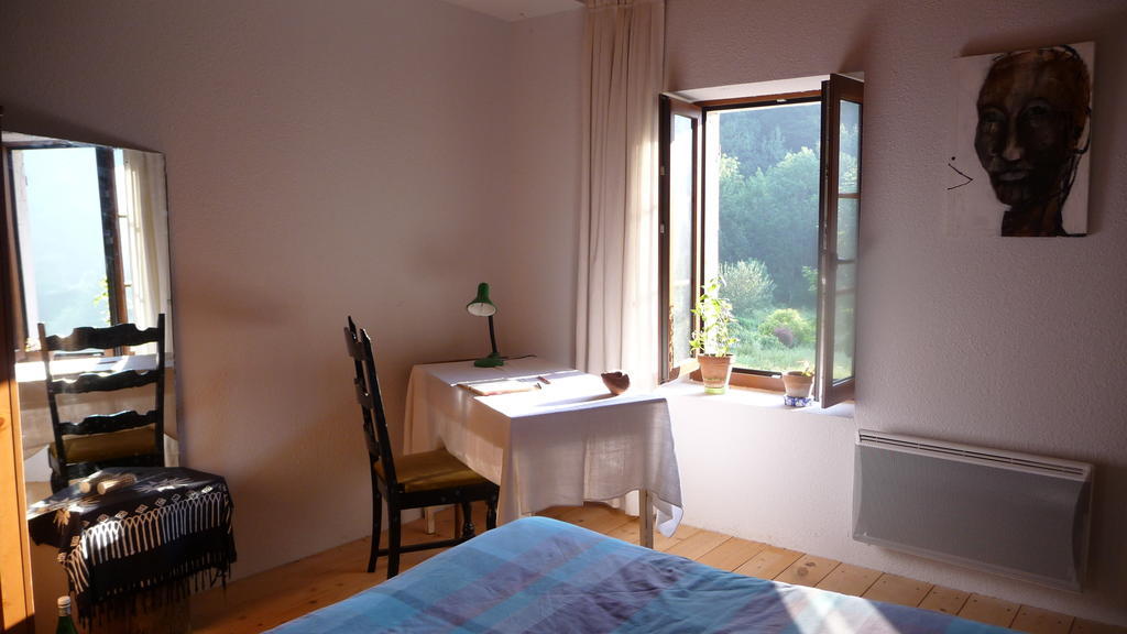 La Chouette A L'Heure Du Pinson Bed & Breakfast Saint-Pierre-d'Entremont  Стая снимка